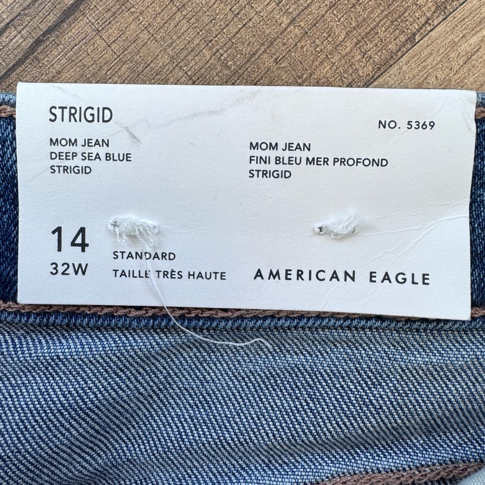 American Eagle Outfitters Blue MOM Jean NWT - Picture 4 of 11